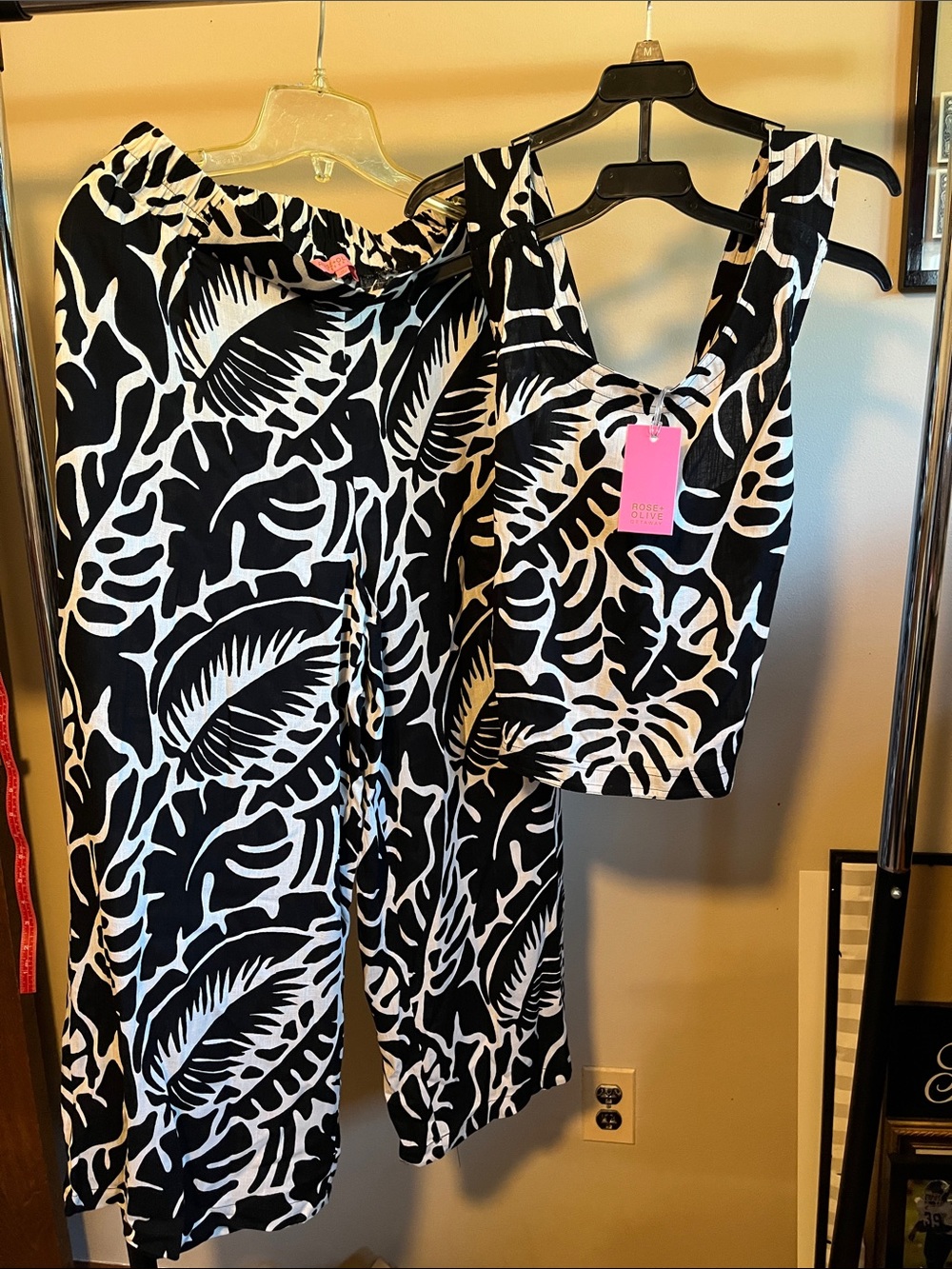 Rose & Olive Black and White Leaf Print woman’s pants and top set